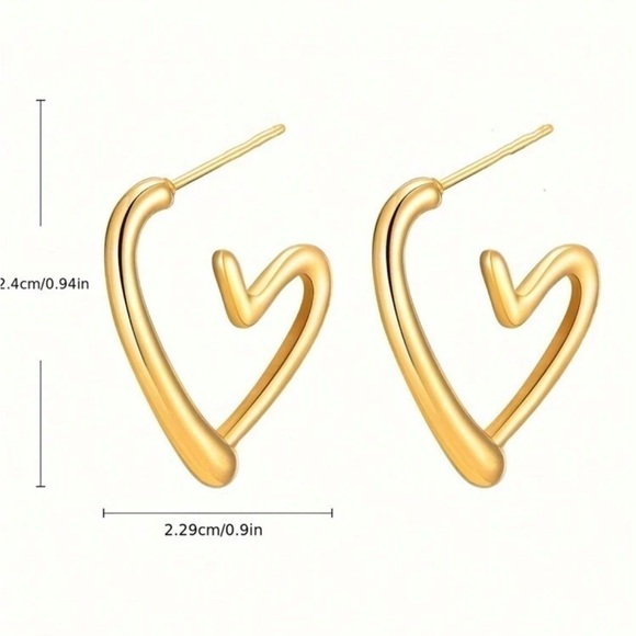 Heart gold hoop earrings - Picture 8 of 8